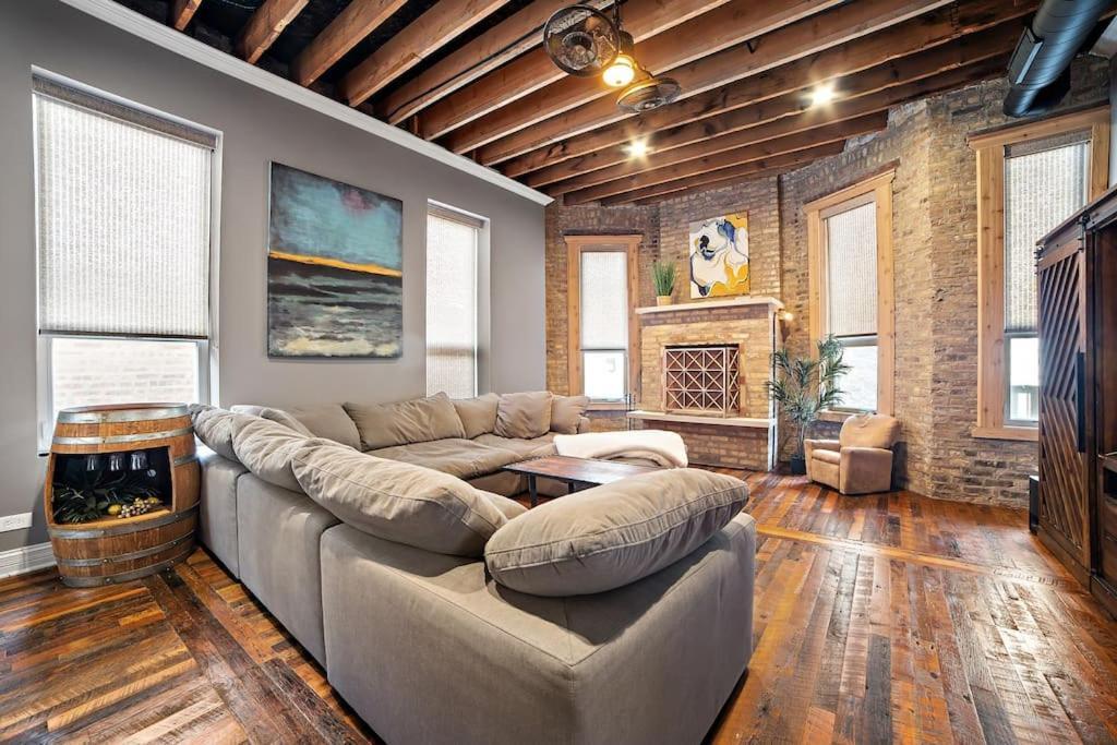 Villa Chicago Mid-Century Gem Steps From United Center Exterior foto
