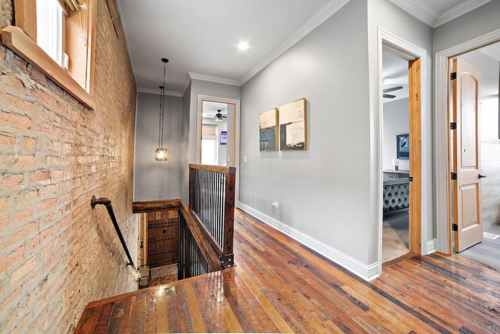 Villa Chicago Mid-Century Gem Steps From United Center Exterior foto