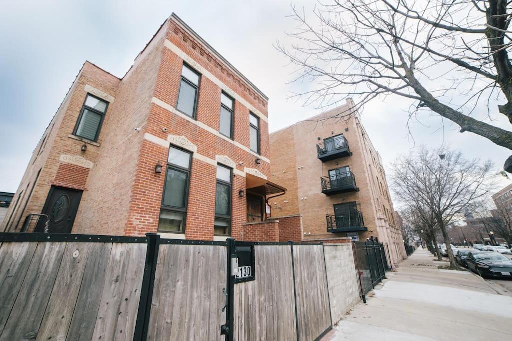Villa Chicago Mid-Century Gem Steps From United Center Exterior foto